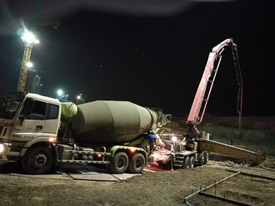 天工公司土建十五部陜煤研究院項目兩項單體工程筏板基礎混凝土澆筑完成