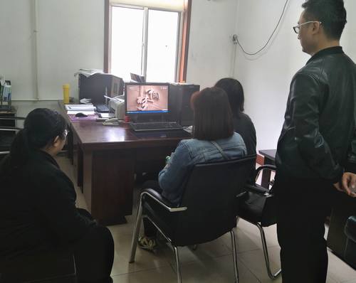 銅煤公司組織干部職工觀看《不忘初心 繼續前進》 喜迎黨的十九大召開