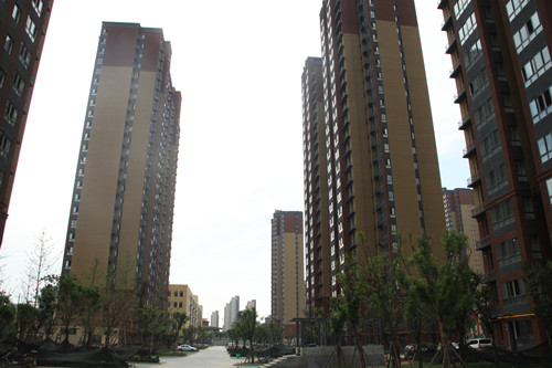 天工公司土建十一項目部承建的曲江羊頭鎮村安置小區1標段工程通過防雷接地、人防兩項專項驗收