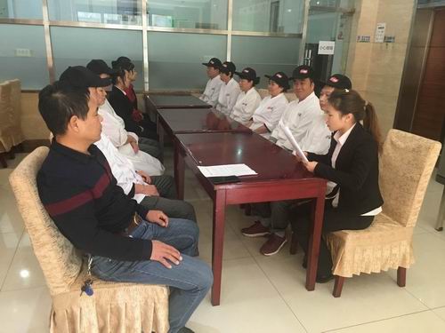 綜合管理部組織職工食堂及司乘人員認(rèn)真學(xué)習(xí)10月22日干部大會(huì)講話精神