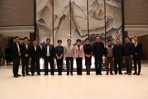 寧興剛董事長(zhǎng)應(yīng)邀出席西安城鎮(zhèn)化產(chǎn)業(yè)聯(lián)合會(huì)新春聯(lián)誼會(huì)