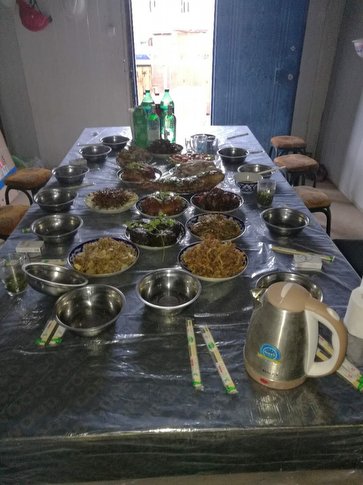 中亞公司:舉國節日濃濃  工地異樣精彩