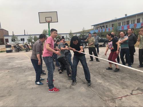 掘進公司北翼項目部組織操作比賽為勞動節添彩