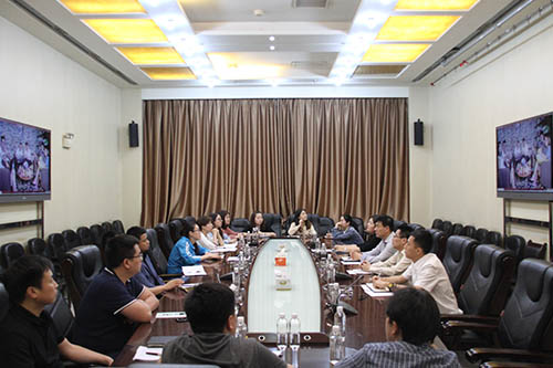 建設集團召開機關青年員工“助力雙特百億，爭當青年先鋒”專題座談會