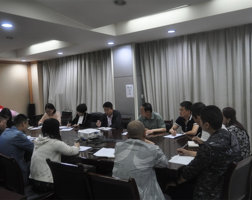 路橋分公司認(rèn)真?zhèn)鬟_(dá)集團(tuán)兩個(gè)會(huì)議精神