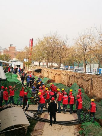 人心齊、泰山移，團結就是力量