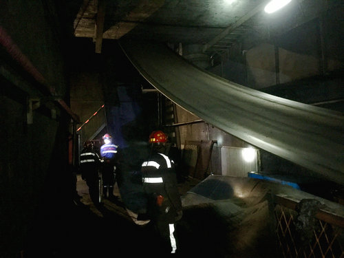 陜煤建設(shè)洗選煤運營公司檸條塔運營項目部膠帶更換工程順利完工