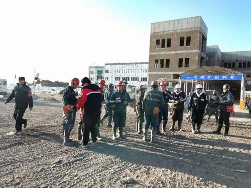 陜煤建設(shè)礦建二公司小保當(dāng)三項(xiàng)目部開展安全隱患“大掃除”活動(dòng)