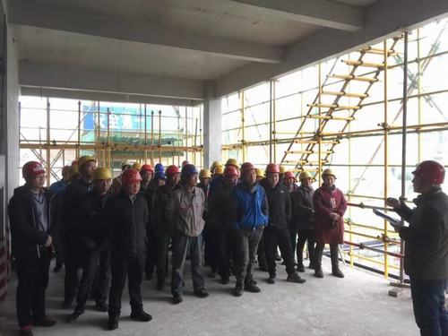 “四個堅持”保安全發(fā)展