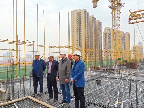王明智深入渭南二院安置房、法檢兩院項目工地檢查指導(dǎo)工作