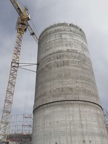 陜煤建設天工公司土建十部錦源化工石灰石儲存倉滑模圓滿成功