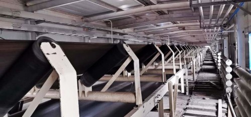 陜煤建設澄合分公司第二機電安裝隊施工的小保當火車裝車站塊煤皮帶輸送機安裝工程再傳捷報