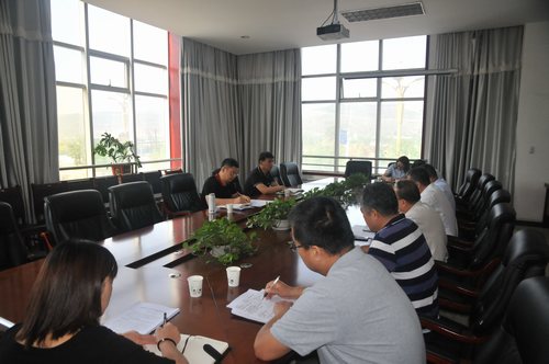 侯本英調研陜北片區單位工作并指導主題教育活動開展