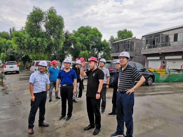 宋培章一行深入陜煤建設路橋分公司靖神鐵路項目指導工作