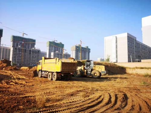 陜煤建設銅煤公司承建的靖邊縣金地華府9#-16#樓、地下車庫及商業部分工程正式開工建設