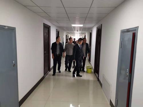 鐵流集團董事長趙國智一行深入陜煤建設靖神鐵路項目指導慰問