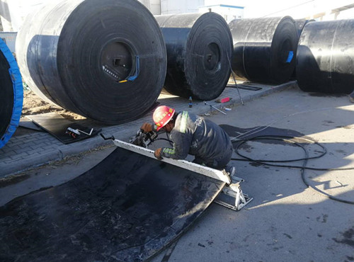 陜煤建設(shè)機電安裝公司小保當項目部：擼起袖子安裝設(shè)備