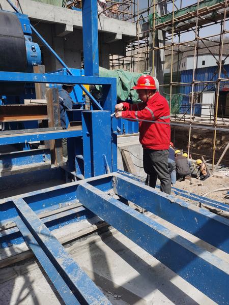 陜煤建設礦建二公司安裝項目部完成車村煤礦候車安裝任務并順利通過安全檢測