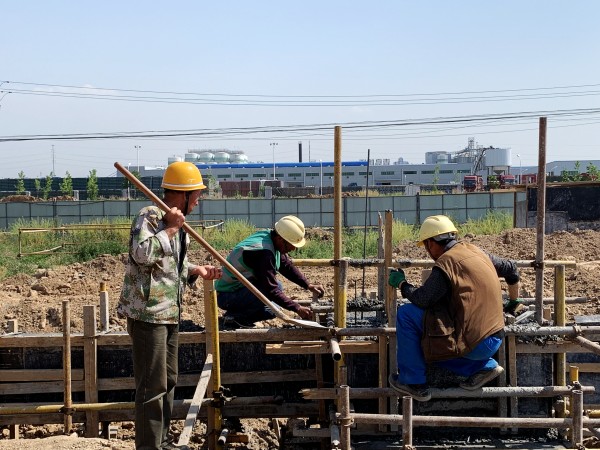 致敬最美勞動者