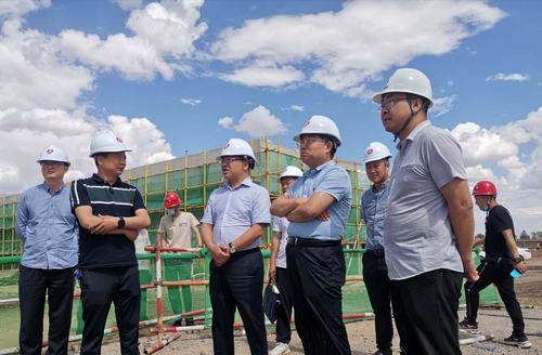 鐵路物流集團副總經理李博一行深入陜煤建設銅煤公司承建的靖神鐵路孟家灣站施工現場檢查指導工作