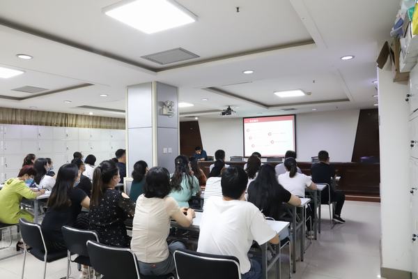 陜煤建設礦建二公司組織開展“兩會”宣講活動