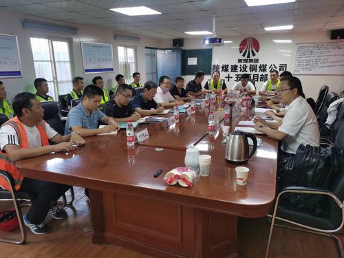 陜煤建設銅煤公司承建的藍山水岸通過優質結構、綠色示范工程驗收