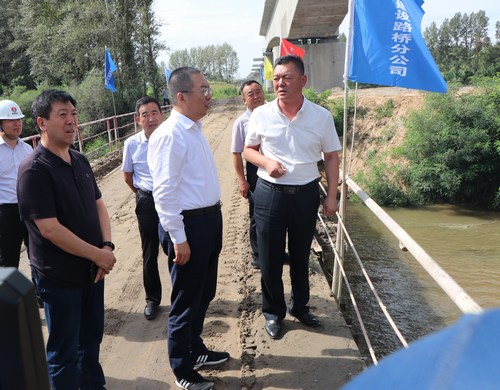 榆林市委副書記、市長李春臨深入陜煤建設(shè)路橋分公司靖神鐵路項目調(diào)研指導(dǎo)