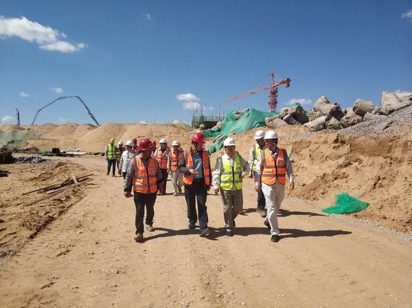 榆林化學(xué)領(lǐng)導(dǎo)紀(jì)國強(qiáng)一行深入煤儲運(yùn)裝置項目檢查指導(dǎo)工作