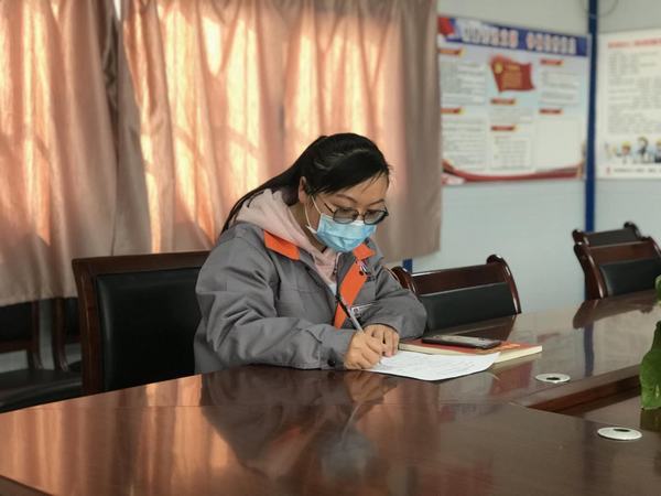 柔肩勇?lián)?巾幗追夢人