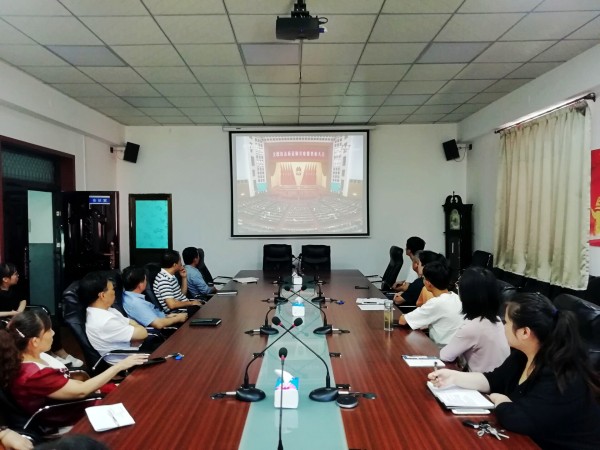 陜煤建設(shè)澄合分公司組織觀看全國抗擊新冠肺炎疫情表彰大會引起廣大干部職工強(qiáng)烈反響