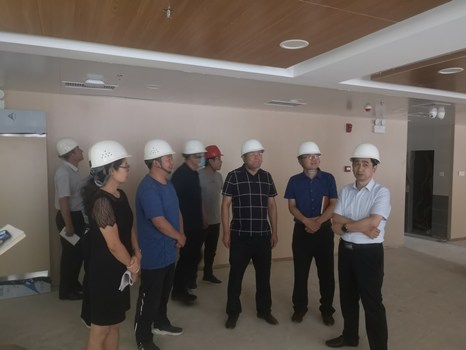 陜煤實業集團董事長胡守平蒞臨咸陽分公司承建的西煤機養老院項目檢查指導工作