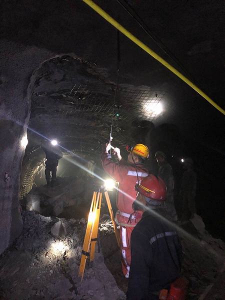 陜煤建設礦建二公司冶坪項目部1302工作面運輸聯絡巷順利貫通