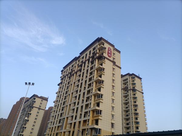 陜煤建設(shè)渭南分公司第五項目部承建的禮悅閣精品住宅小區(qū)項目換新衣