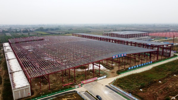 陜煤建設澄合分公司承建的南京金龍純電動商用車建設項目首個防火涂料噴涂工作全面展開