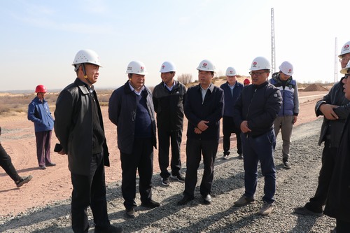陜西鐵路物流集團副總經理李博一行深入靖神鐵路項目部檢查指導