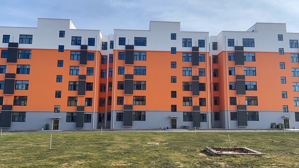 陜煤建設天工公司承建的小保當1、2#公寓樓順利通過竣工驗收