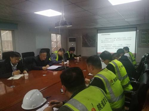 陜煤建設銅煤公司以領導深入基層講黨課凝聚推動企業(yè)發(fā)展的思想動力