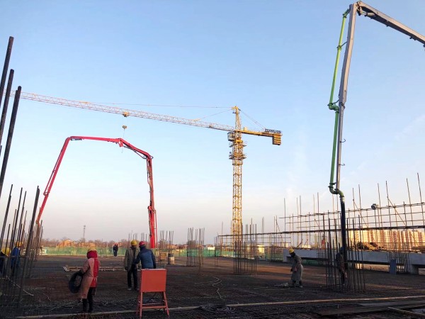 陜煤建設澄合分公司渭南南京金龍項目部跨年夜上演著施工“大戲”