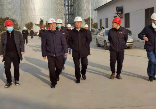 神渭管道董事長李冰一、副總經理王東民、建設集團總經理王明智等人蒞臨神渭管道輸煤項目富余煤漿應用工程開展春節慰問暨春季攻堅活動