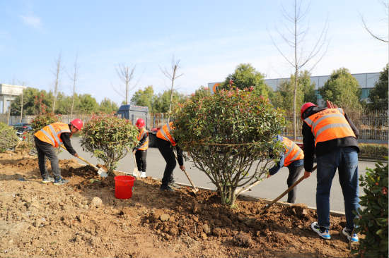 陜煤建設(shè)各公司開展義務(wù)植樹活動(dòng)