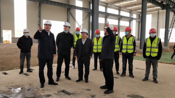 榆林城投集團黨委書記、董事長、總經理郝君一行深入陜煤建設榆林公司杭蕭綠色鋼結構產業制造基地項目檢查指導工作