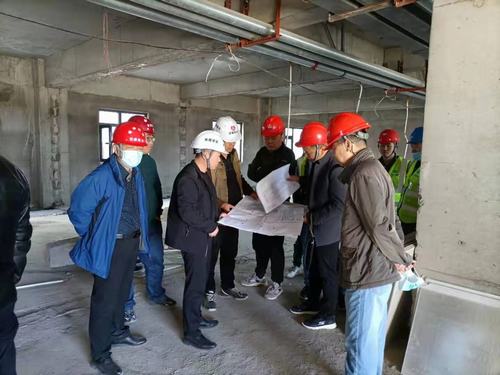 靖神鐵路公司副總經理何澄一行深入陜煤建設銅煤公司第八項目部孟家灣機輛中心項目檢查指導工作