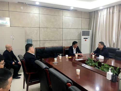 寧興剛、王寧在渭南梅園新村項目調研