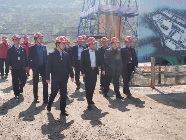 陜煤集團領導一行蒞臨陜煤建設礦建二公司王峰項目部調研指導工作