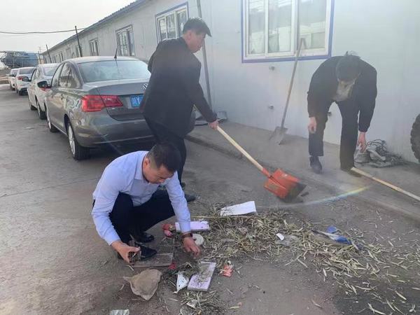 陜煤建設礦建二公司基層項目部開展“不忘初心勞動光榮”主題黨日活動