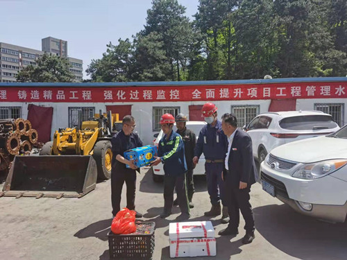 情系職工鼓干勁  走訪慰問暖人心