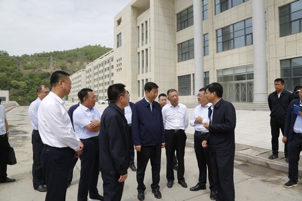 陜西省委常委、延安市委書記趙剛一行蒞臨陜煤建設礦建二公司車村項目部檢查指導工作