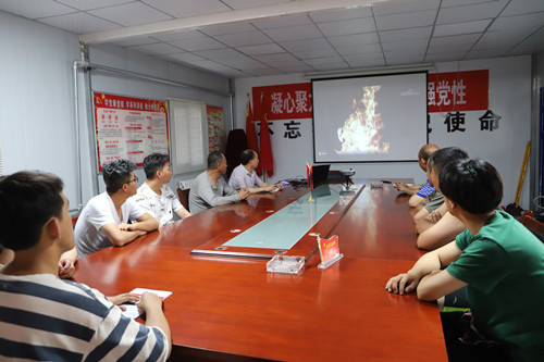 陜煤建設機電安裝公司陜北黨支部開展主題黨日活動話初心