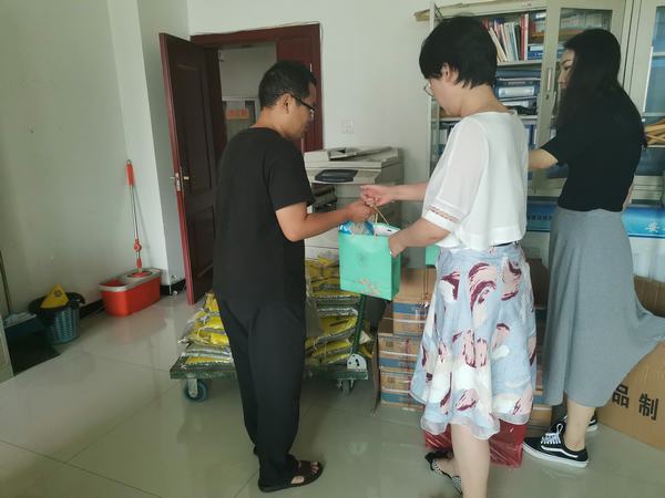 陜煤建設設計研究院:炎炎夏日送清涼 款款深情暖人心