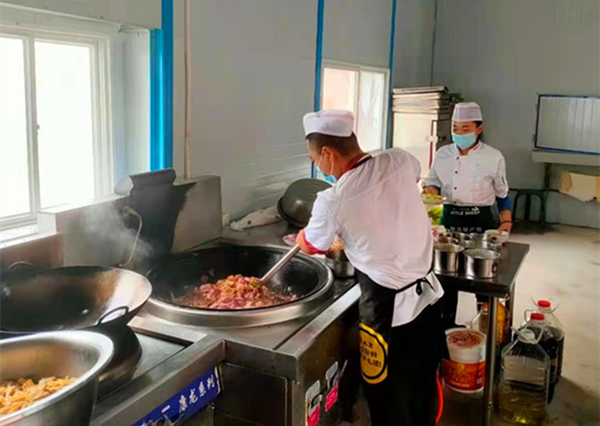 陜煤建設礦建三公司崔木項目部: 為職工辦實事,“新”食堂暖人心